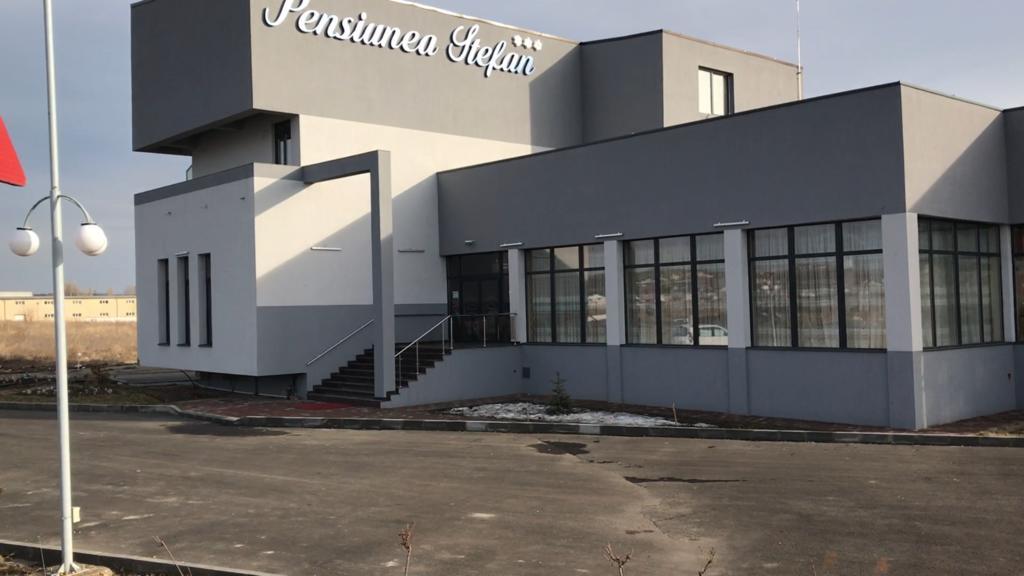 Pensiunea Stefan Craiova Exterior foto